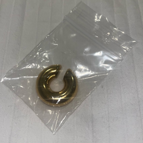 Chunky gold ear cuff - Picture 1 of 2